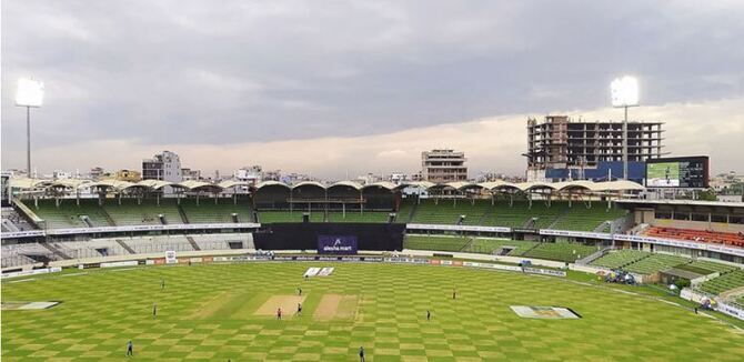 ২৫ মিনিট বিরতির পর ফের খেলা শুরু