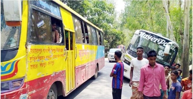 টাঙ্গাইলে সড়ক দুর্ঘটনায় গার্মেন্টসকর্মীসহ নিহত ২