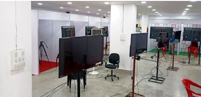 হতাশায় ফাঁকা বিজেপির নির্বাচনী কার্যালয়