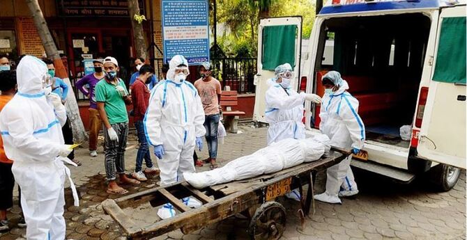 ভারতে সংক্রমণ কমলেও একদিনে মৃত্যু প্রায় সাড়ে ৪ হাজার