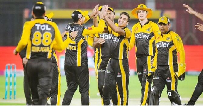 ডাবের পানি দিয়ে আমিরাতের গরম জয় করতে চায় পাকিস্তান