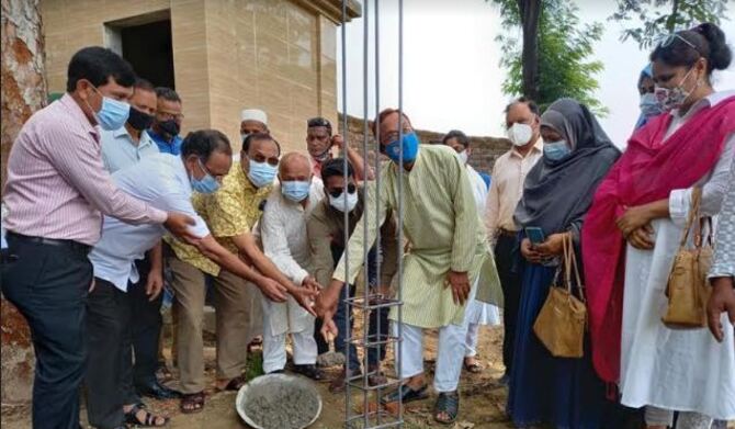 বোদা পাথরাজ সরকারি কলেজের মুক্ত মঞ্চের ভিত্তিপ্রস্তর স্থাপন