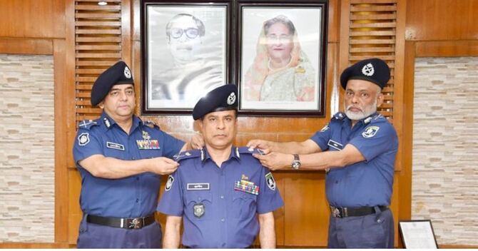 দেশ-জনগণের কল্যাণে নিবিড়ভাবে কাজ করুন: পদোন্নতিপ্রাপ্তদের আইজিপি