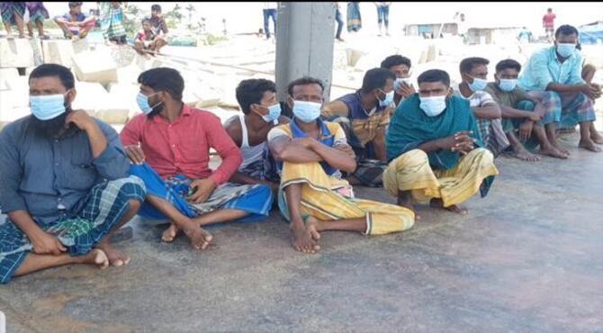 মেঘনায় ডেঞ্জার জোনে যাত্রী পারাপার, ১২ মাঝি আটক