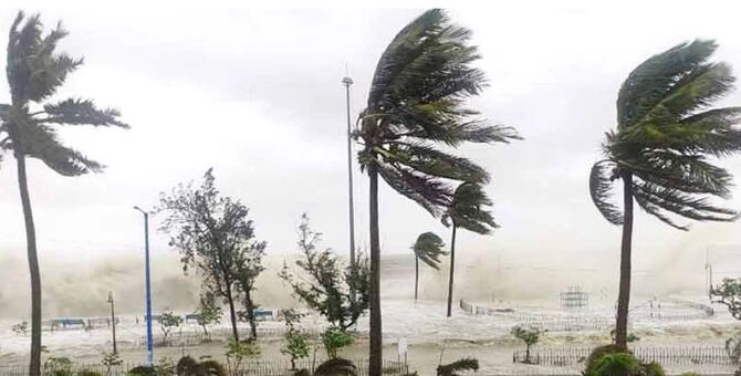 ওড়িশায় আঘাত হেনেছে ইয়াস