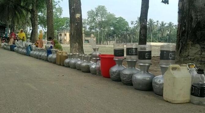 বাগেরহাটের উপকূলে পানির তীব্র সংকট