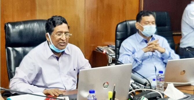 ঘূর্ণিঝড়ে ফসলের খুব বেশি ক্ষয়ক্ষতি হবে না : কৃষিমন্ত্রী