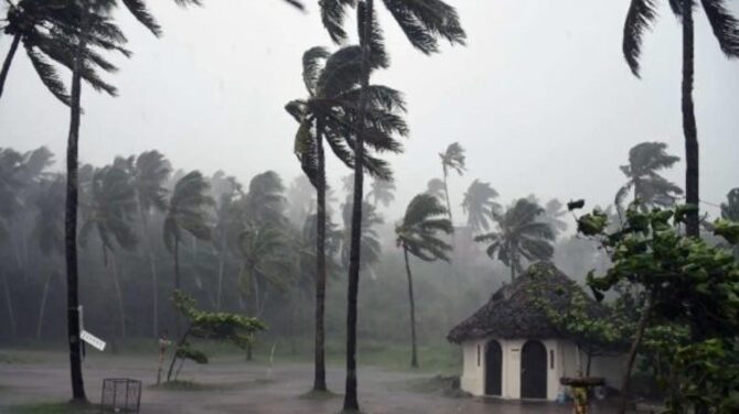 ঘূর্ণিঝড় তাওকত: ভারতের ৬ রাজ্যে শতাধিক উদ্ধারকারী দল মোতায়েন