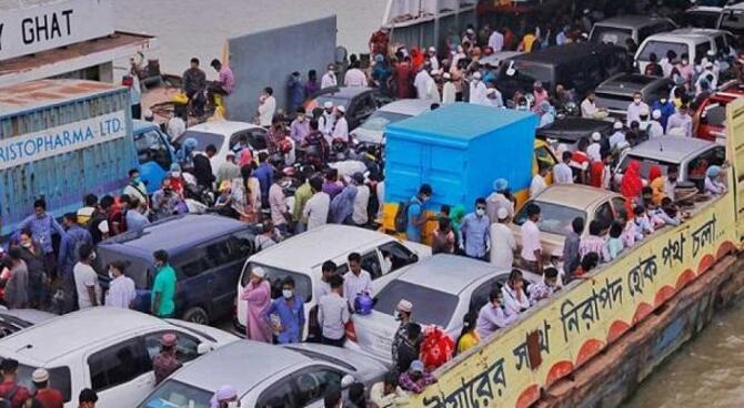 পাটুরিয়া-দৌলতদিয়ায় ঢাকামুখী মানুষের ঢল