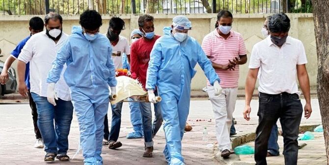 করোনায় মৃত্যু ও শনাক্ত কমেছে