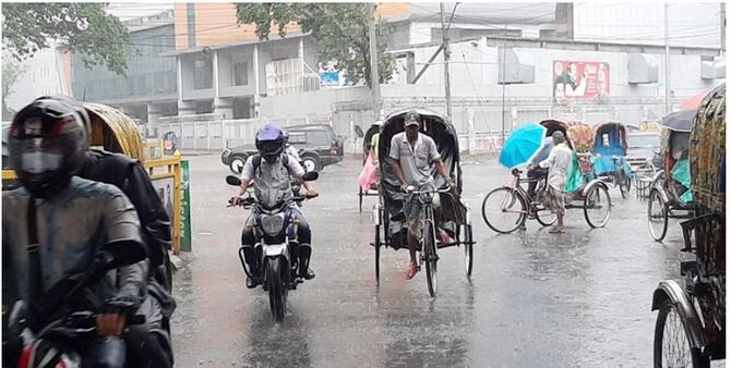 ঢাকায় মুষলধারে বৃষ্টি
