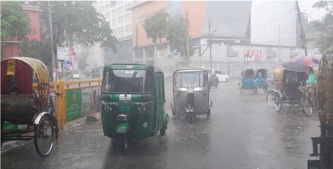 আজও বৃষ্টির আভাস, কমতে পারে তিন দিনে