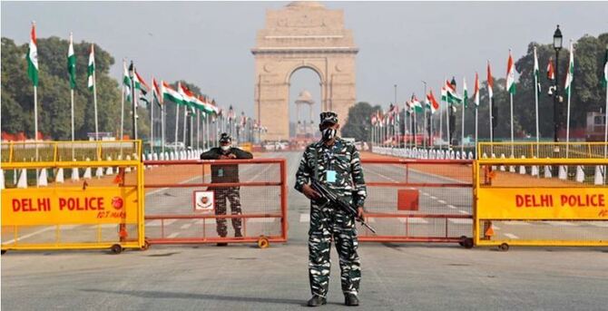দিল্লিতে শিথিল হলো বিধিনিষেধ