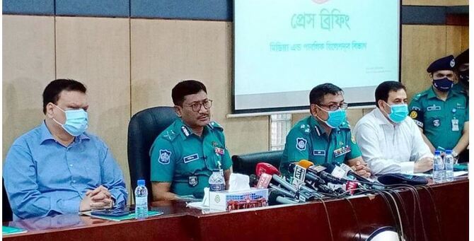 বিনা কারণে বাইরে বের হলেই গ্রেফতার : ডিএমপি কমিশনার