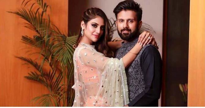 অবশেষে নুসরাতকে ডিভোর্স দিচ্ছেন নিখিল