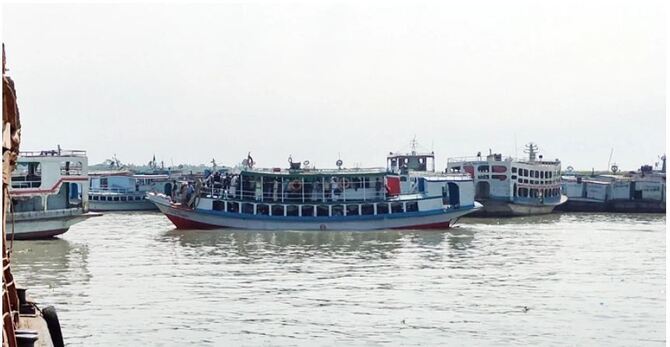 বন্ধের পর বাংলাবাজার-শিমুলিয়া রুটে লঞ্চ চলাচল শুরু