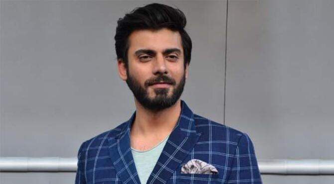 হলিউডে পা রাখতে যাচ্ছেন ফাওয়াদ খান