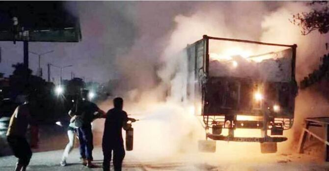 বেনাপোল বন্দরে অগ্নিকাণ্ডের ঘটনা তদন্তে ৭ সদস্যের কমিটি