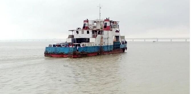 শিমুলিয়া-বাংলাবাজারে লঞ্চ বন্ধ, চলছে ফেরি