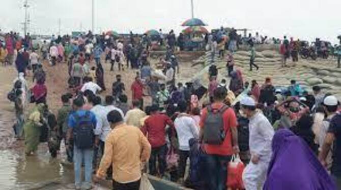 কঠোর লকডাউনের আগের দিনও শিমুলিয়ায় ঘরমুখো যাত্রীর চাপ