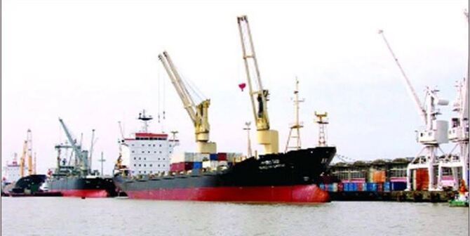 ৭০ বছরের রেকর্ড ভাঙল মোংলা বন্দর