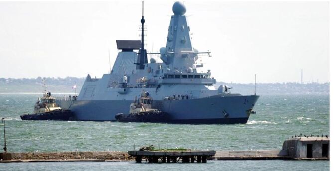 যুক্তরাজ্যে প্রতিরক্ষা দফতরের গোপন নথি বাসস্টপে, দেশজুড়ে তোলপাড়