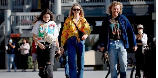 মাস্ক পরায় বাধ্যবাধকতা তুলে নিচ্ছে ইতালি