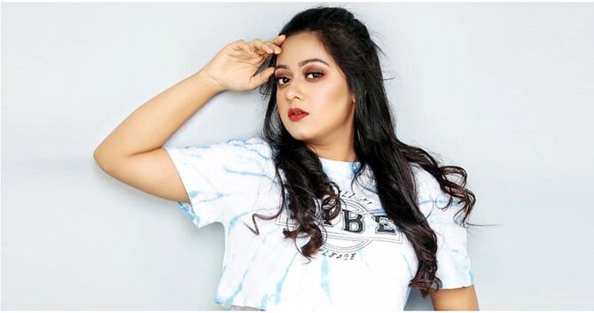 বিড়ম্বনা এড়াতে ভক্তদের আরও কাছে দীঘি