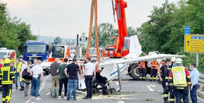 জার্মানিতে ছোট প্লেন দুর্ঘটনায় নিহত দুই