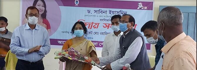 বোদায় ডিসিকে বিদায়ী সংবর্ধনা প্রদান