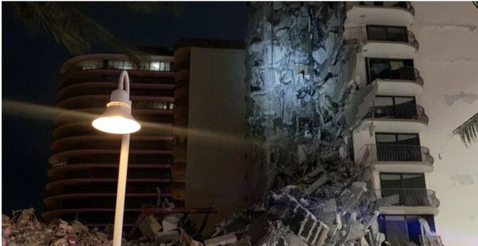 যুক্তরাষ্ট্রে ১২ তলা ভবন ধসে নিহত ১, বহু হতাহতের আশঙ্কা