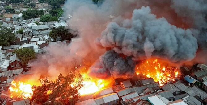 মহাখালীর সাততলা বস্তিতে আগুনের ঘটনায় তদন্ত কমিটি