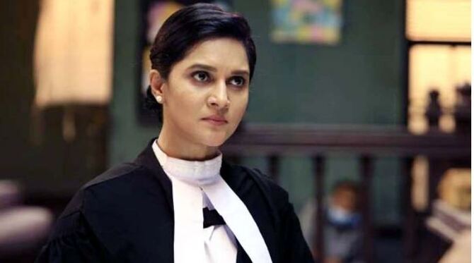 এবার আইনজীবী চরিত্রে মিথিলা