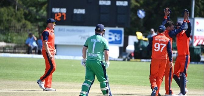 সুপার লিগের নাটকীয় ম্যাচে ১ রানের শ্বাসরুদ্ধকর জয় ডাচদের