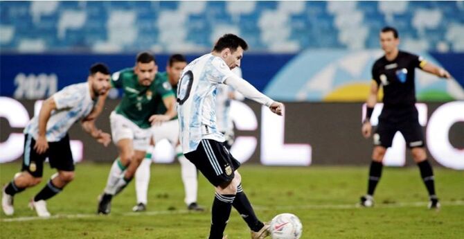 মেসি ম্যাজিকে উড়ে গেল বলিভিয়া, গ্রুপ চ্যাম্পিয়ন আর্জেন্টিনা