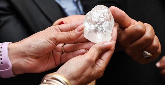 বিশ্বের তৃতীয় বৃহত্তম হীরা পাওয়া গেল বতসোয়ানায়