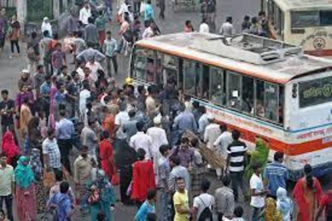 গাড়িতে সরগরম যাত্রাবাড়ী মহাসড়ক, দেখা মিলছে বাসেরও