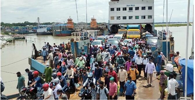 শিমুলিয়াঘাটে আজও ঢাকামুখী যাত্রীদের চাপ