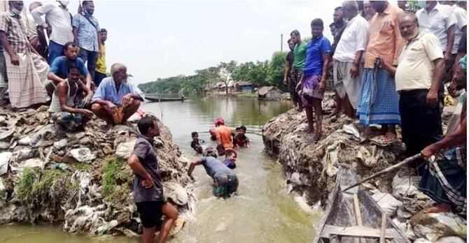 জলাবদ্ধতায় ৩ হাজার বিঘা জমির ফসলহানি, নিষ্কাশনের ব্যবস্থা