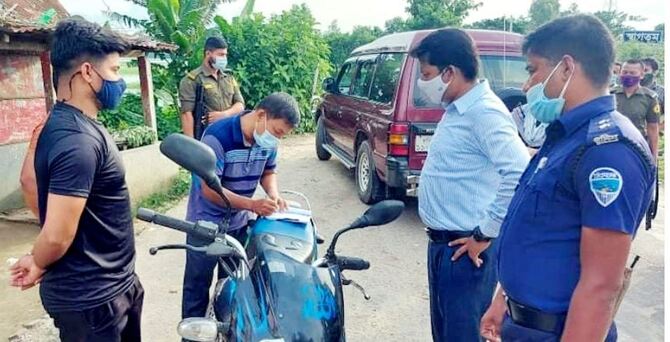 ডাকাতিয়ার পাড়ে অভিযান, ২৫ জনের জরিমানা