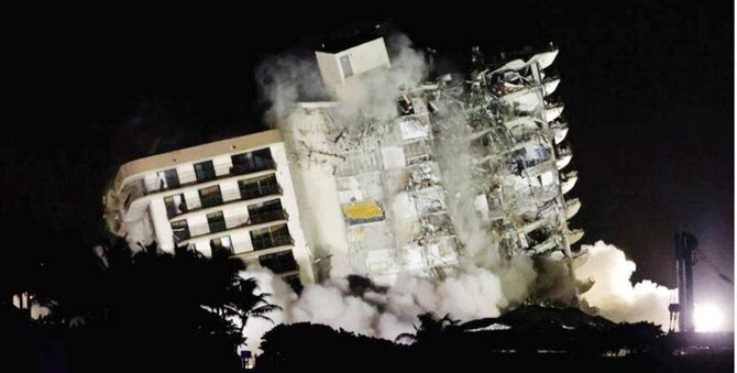 নিরাপত্তার শঙ্কায় ফ্লোরিডায় ধসে পড়া সেই ভবনের বাকি অংশও ধ্বংস