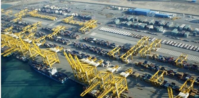 দুবাই বন্দরে জাহাজে বিস্ফোরণ