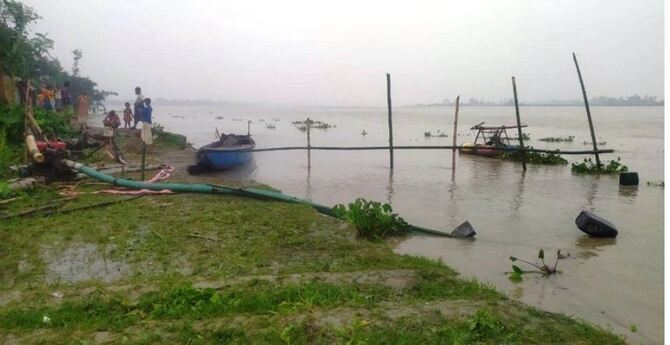 নদী থেকেই বালু উত্তোলন করে ভাঙন ঠেকাতে চায় পাউবো!