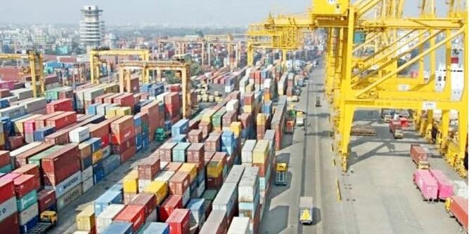 কঠোর বিধিনিষেধেও শতভাগ সচল চট্টগ্রাম বন্দর