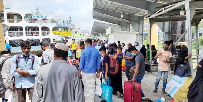 লঞ্চ চলাচল শুরু, সদরঘাটে যাত্রীর চাপ