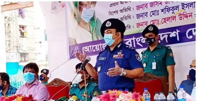দুই সপ্তাহ ঘরে থেকে ৫০ বছর বাঁচুন : আইজিপি
