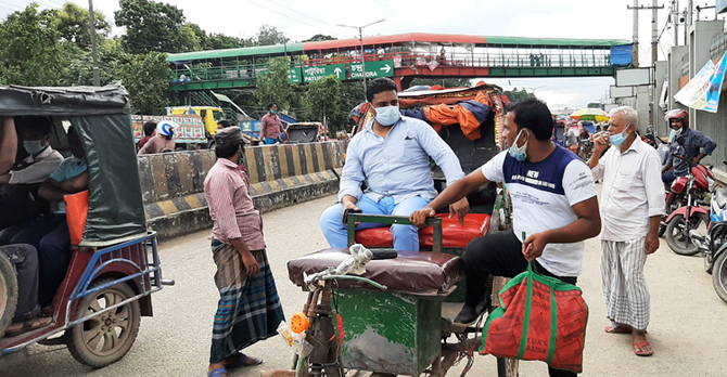 পোস্তগোলা সেতু দিয়ে ঢাকায় ঢুকছে দক্ষিণাঞ্চলের মানুষ