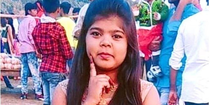 জিন্স পরায় কিশোরীকে পিটিয়ে মারল দাদা-চাচারা