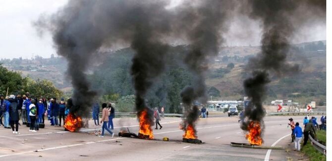 দ. আফ্রিকার রাস্তায় সেনা মোতায়েন