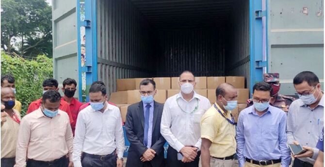 মোদি-মমতার জন্য ৬৫ মণ আম পাঠালেন প্রধানমন্ত্রী